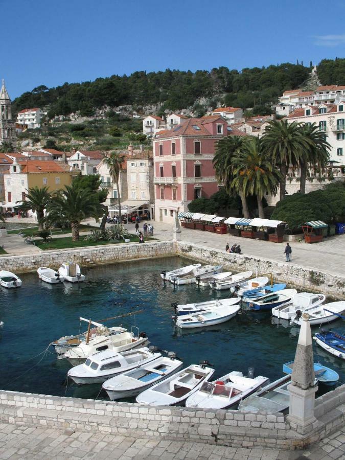 Hvar Attic Modern Design - Town Center With A Great View Hvar Town Esterno foto