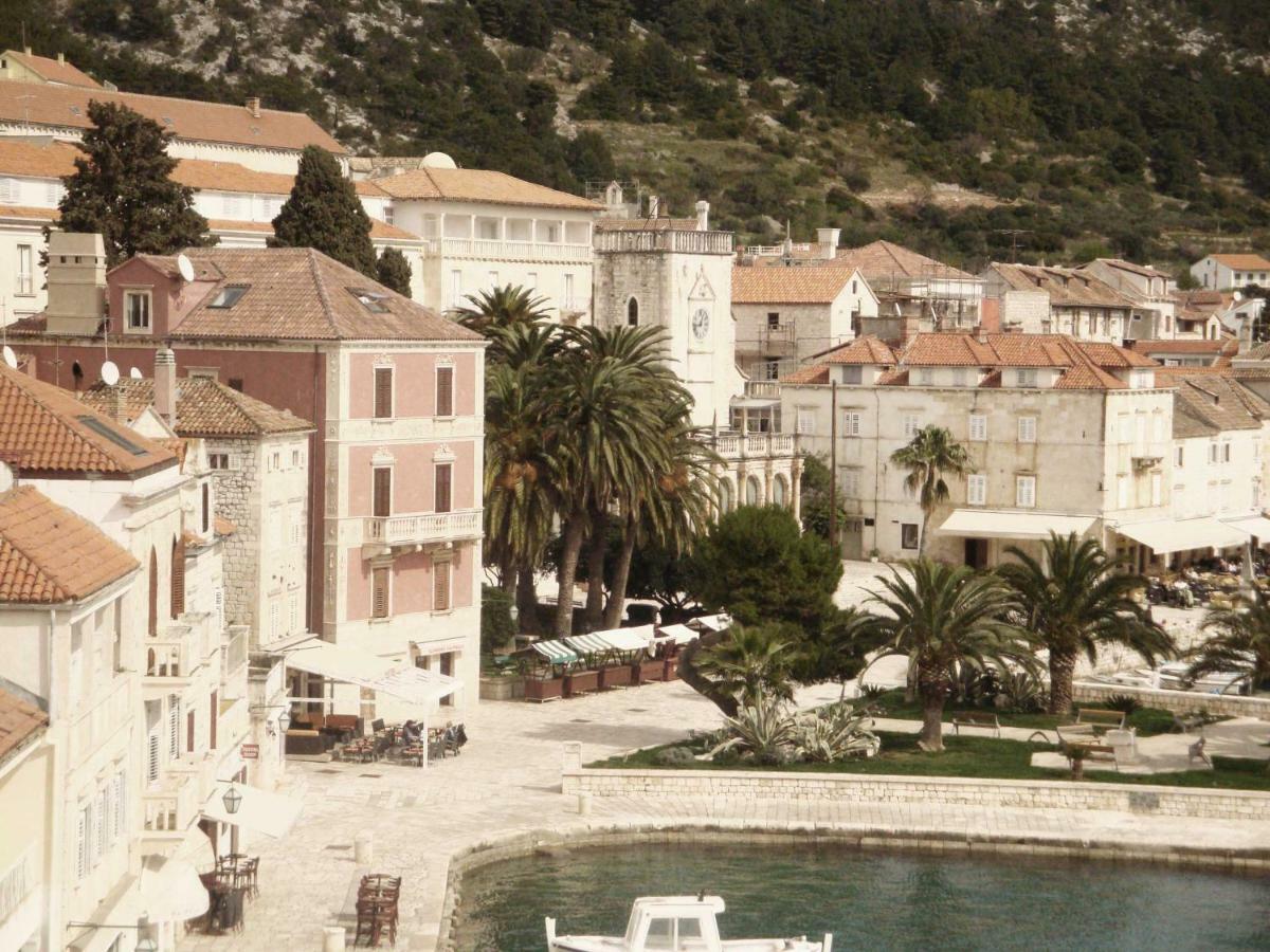 Hvar Attic Modern Design - Town Center With A Great View Hvar Town Esterno foto